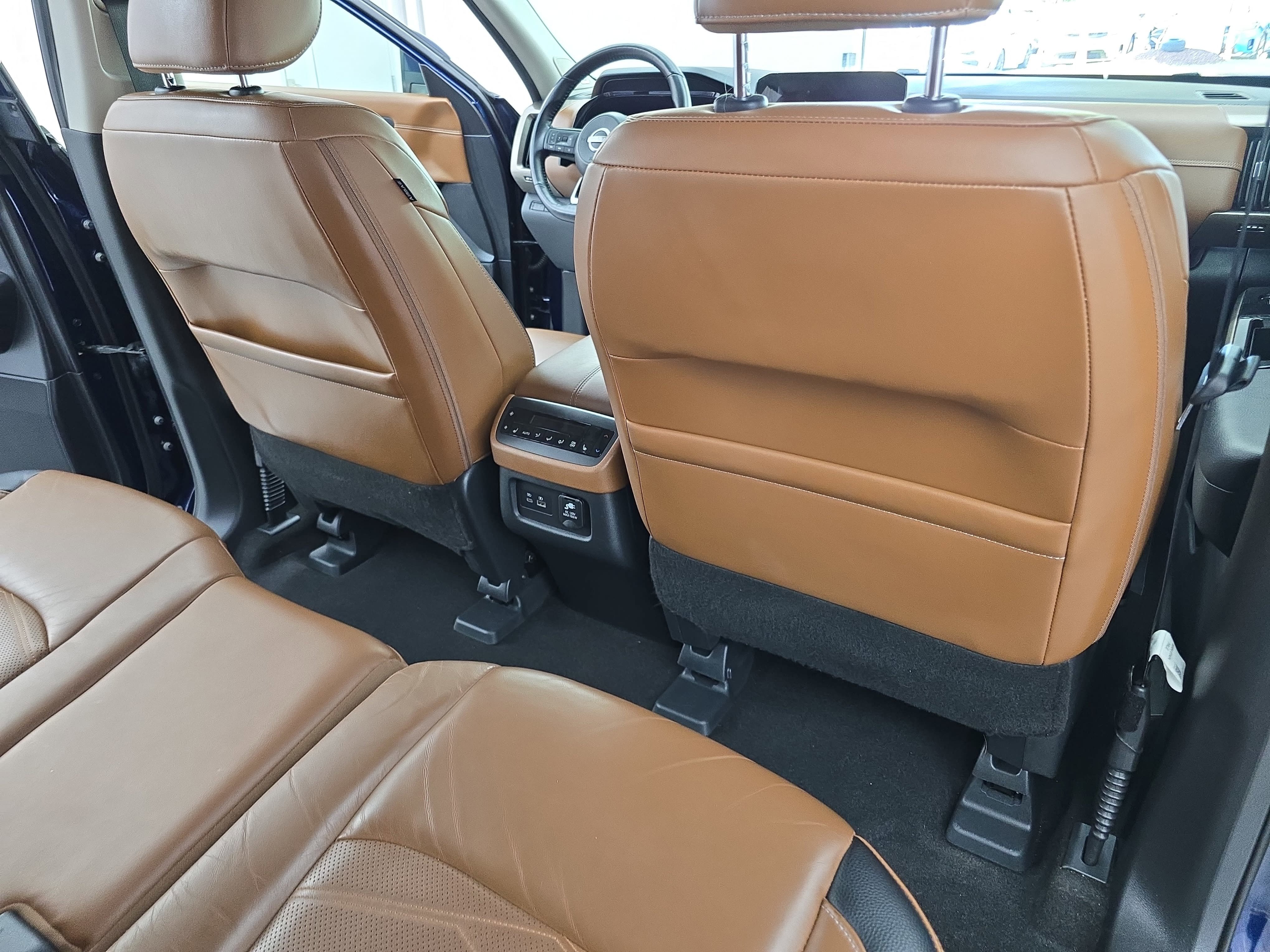 Certified 2023 Nissan Pathfinder Platinum w/ Cargo Package image 11