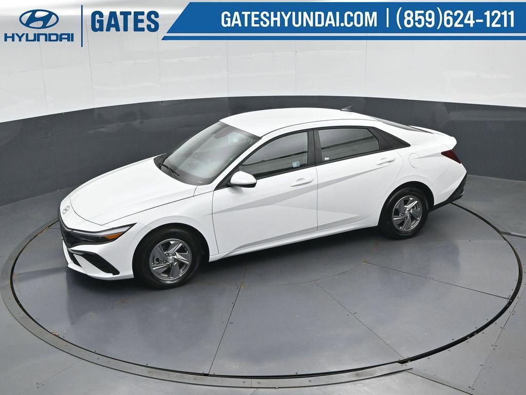 New 2025 Hyundai Elantra SE FWD image 48