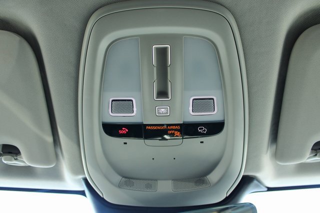 Used 2025 Volvo XC60 B5 Plus image 30