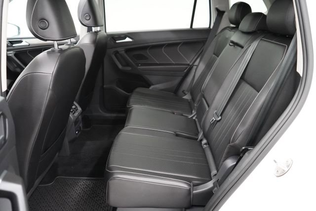 Used 2022 Volkswagen Tiguan SE w/ Panoramic Sunroof Package image 48