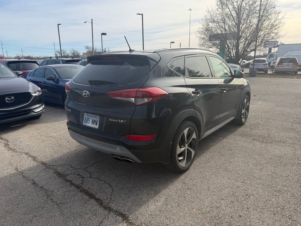 Used 2017 Hyundai Tucson Sport image 7