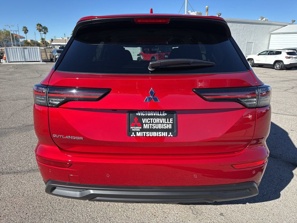 New 2025 Mitsubishi Outlander ES image 6