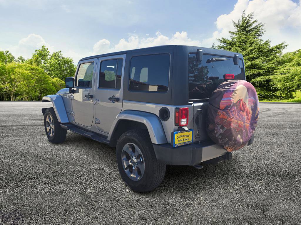 Used 2018 Jeep Wrangler Unlimited Sahara w/ Connectivity Group AWD/4WD image 5