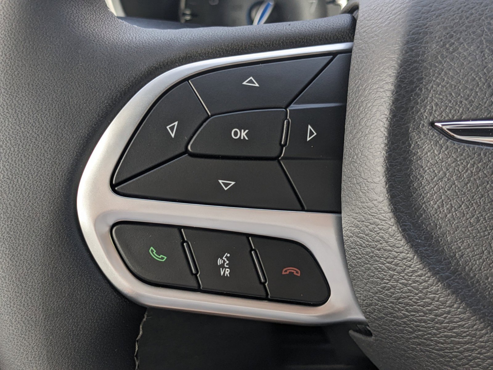 New 2025 Chrysler Voyager LX image 20