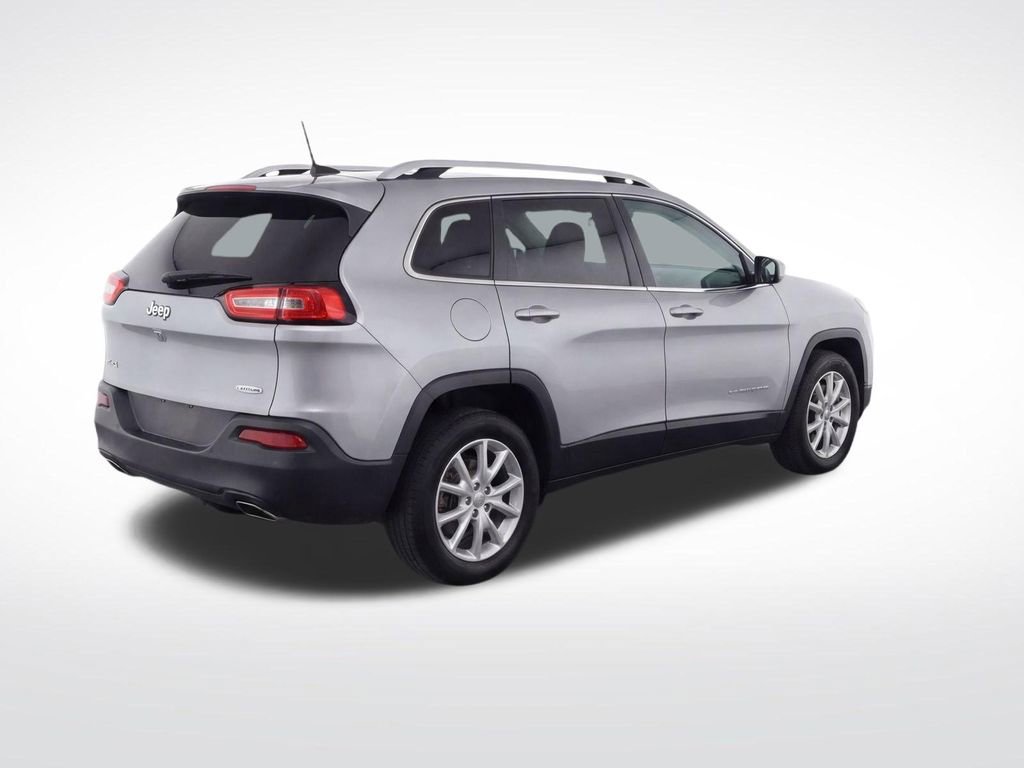 Used 2015 Jeep Cherokee Latitude w/ Trailer Tow Group AWD/4WD image 3