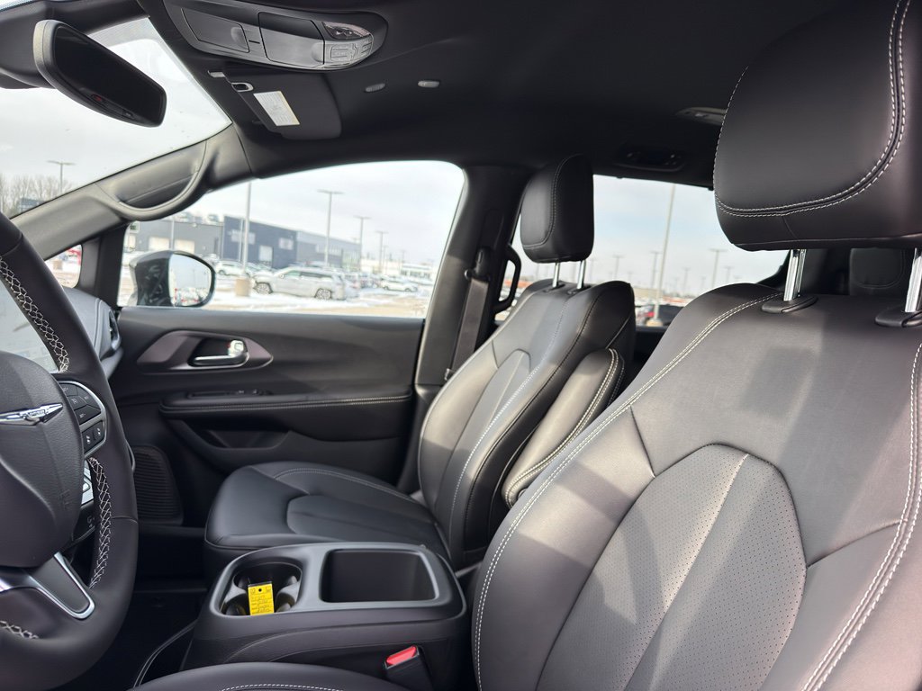 New 2026 Chrysler Pacifica Select image 26