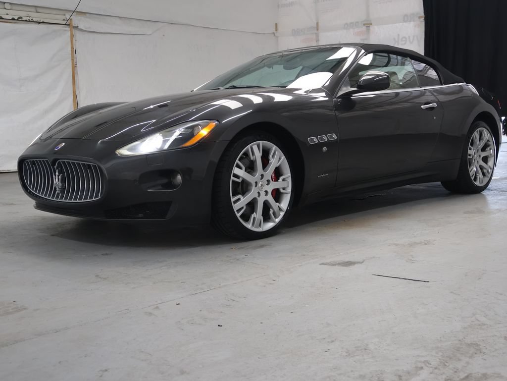 Used 2015 Maserati GranTurismo Convertible RWD image 3