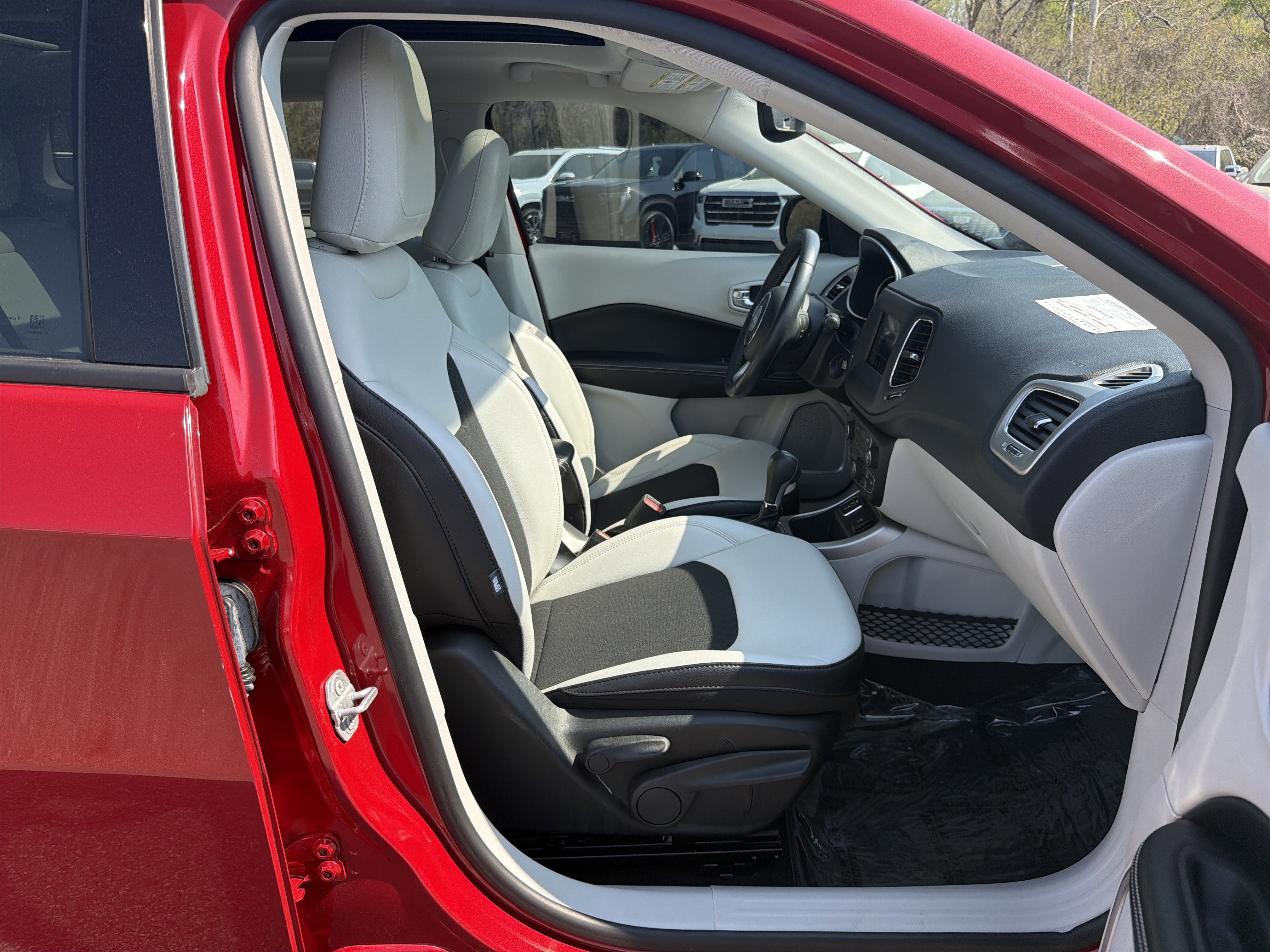 Used 2019 Jeep Compass Latitude w/ Popular Equipment Group image 14