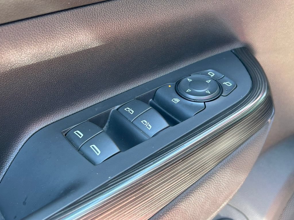 Used 2023 GMC Acadia SLT w/ Elevation Edition FWD image 23