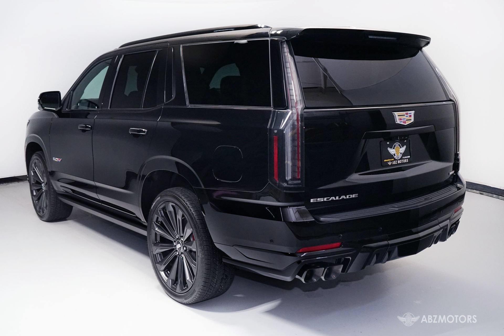 Used 2025 Cadillac Escalade V AWD/4WD image 7