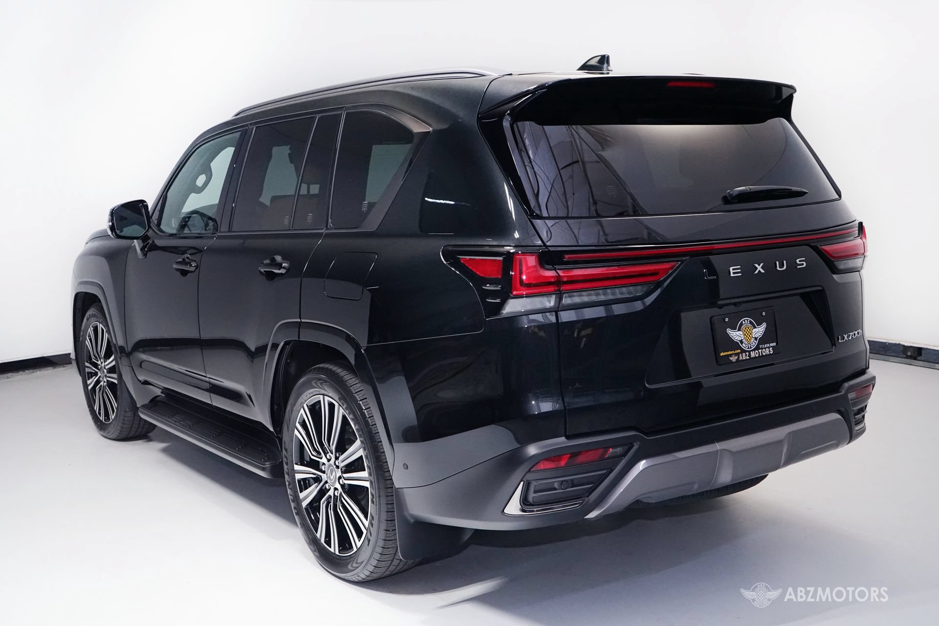 Used 2026 Lexus LX 700h Luxury w/ Appearance Package AWD/4WD image 4