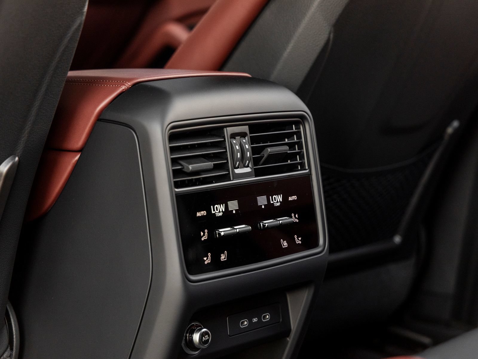 New 2026 Porsche Cayenne GTS AWD/4WD image 39
