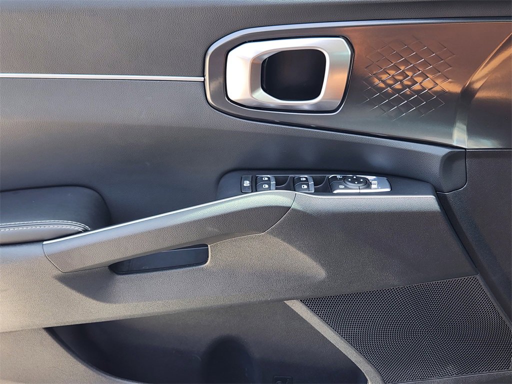 New 2025 Kia Sorento LX image 15