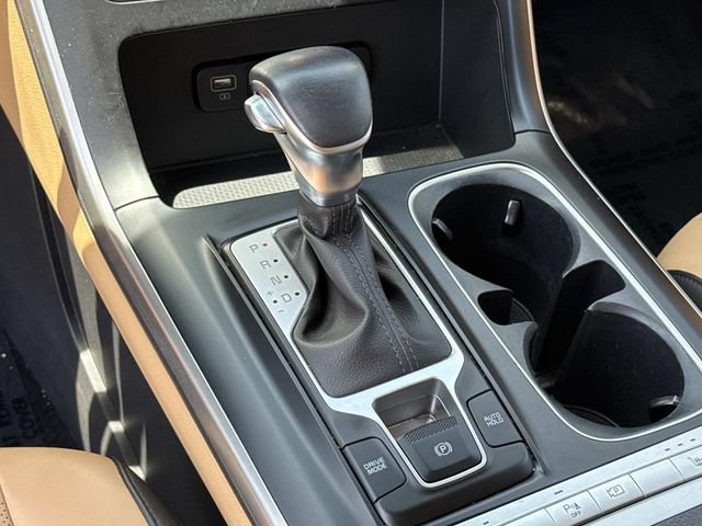 Used 2024 Kia Carnival LX FWD image 22