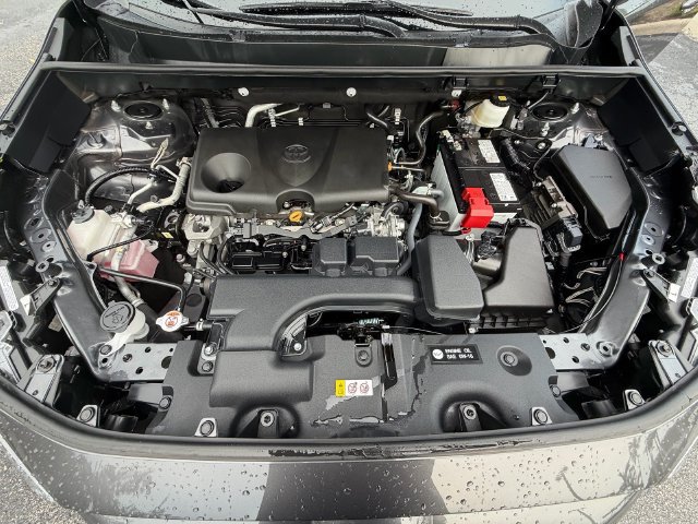 Used 2025 Toyota RAV4 XLE AWD/4WD image 19