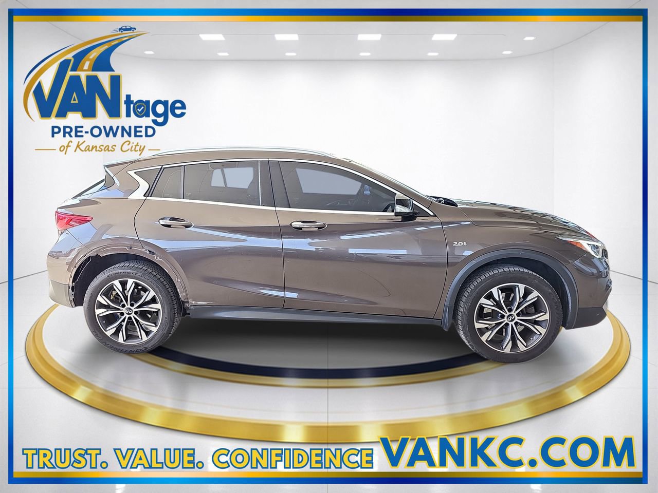 Used 2017 INFINITI QX30 Premium w/ Navigation Package image 5
