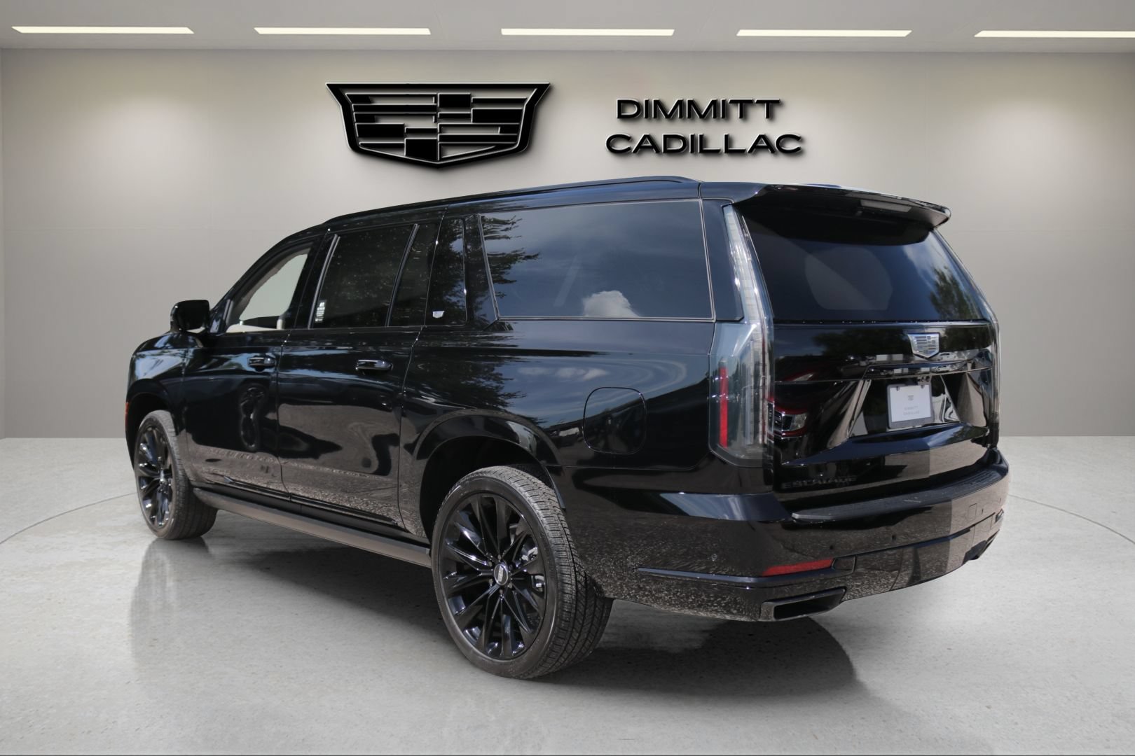 New 2026 Cadillac Escalade ESV Platinum Sport w/ LPO, ONYX Package AWD/4WD image 7