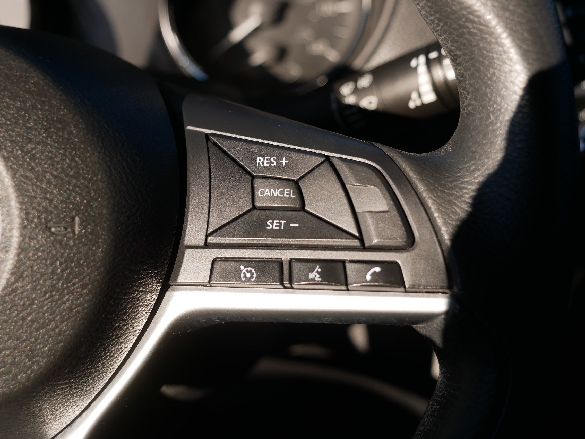 Used 2018 Nissan Rogue S image 28