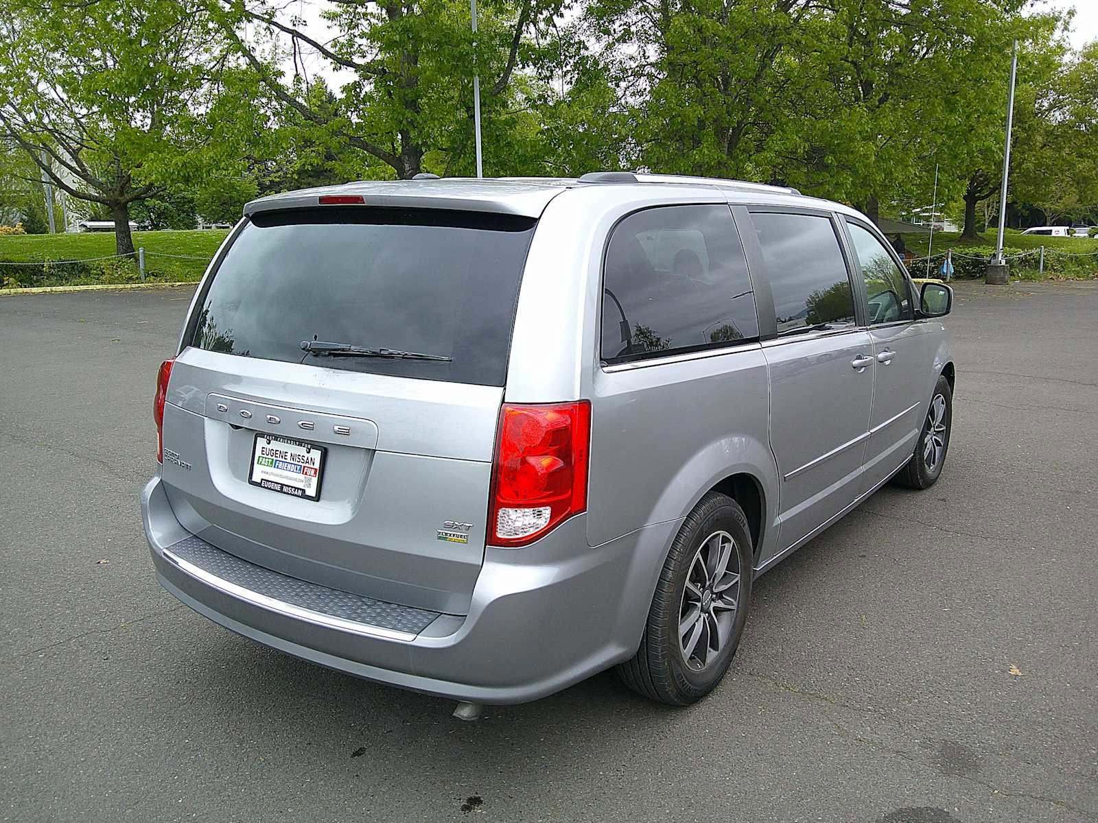 Used 2017 Dodge Grand Caravan SXT FWD image 5