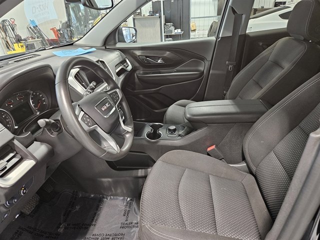 Used 2024 GMC Terrain SLE image 11