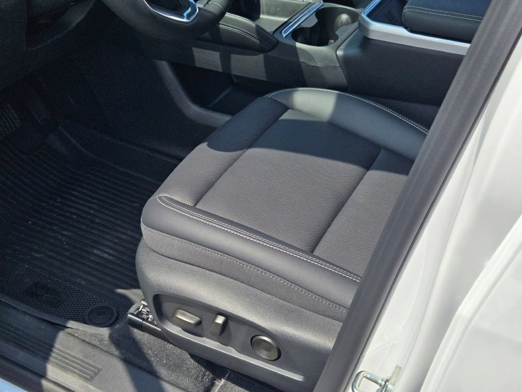 New 2027 GMC Terrain Elevation w/ Elevation Premium Package AWD/4WD image 15
