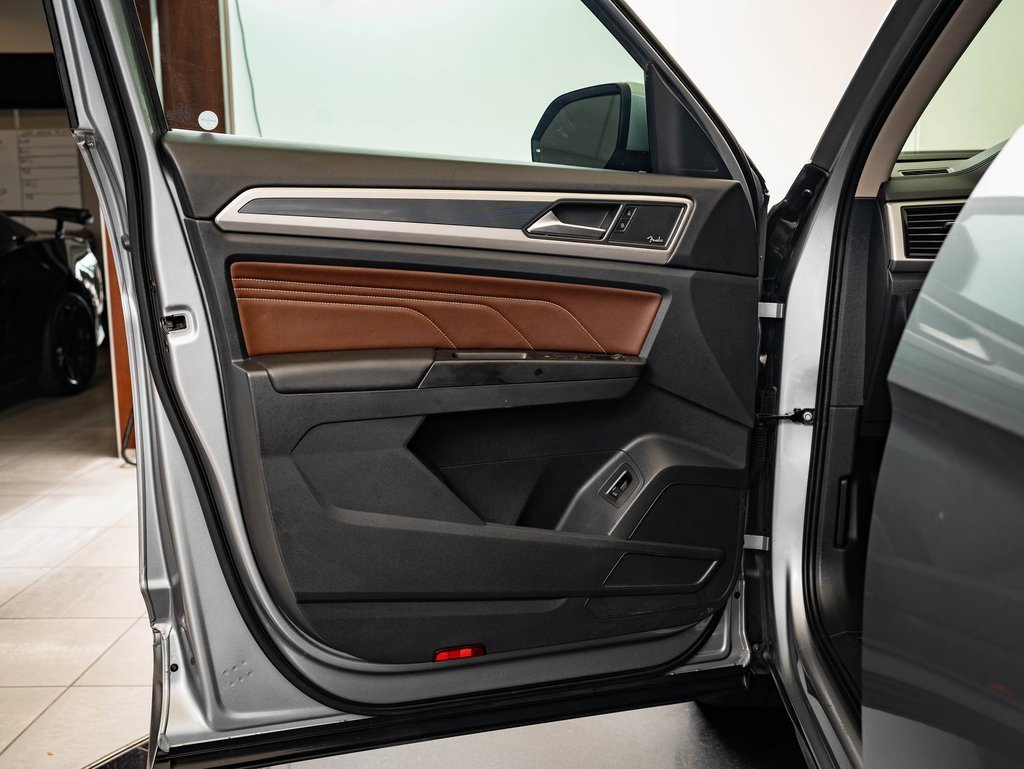 Used 2021 Volkswagen Atlas SEL Premium image 25