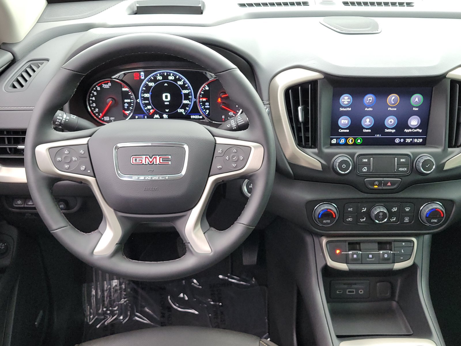 Used 2024 GMC Terrain Denali w/ Denali Premium Package AWD/4WD image 12
