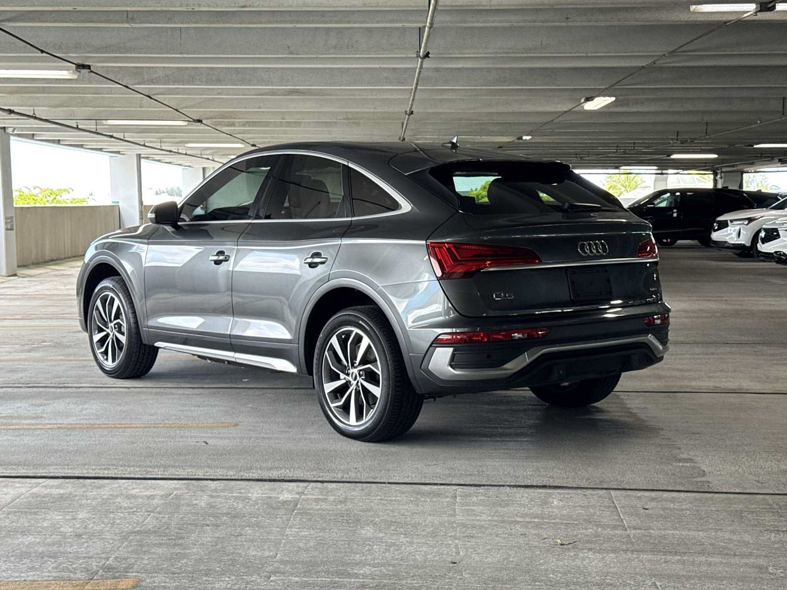 Used 2022 Audi Q5 2.0T Premium Plus w/ Premium Plus Package AWD/4WD image 6