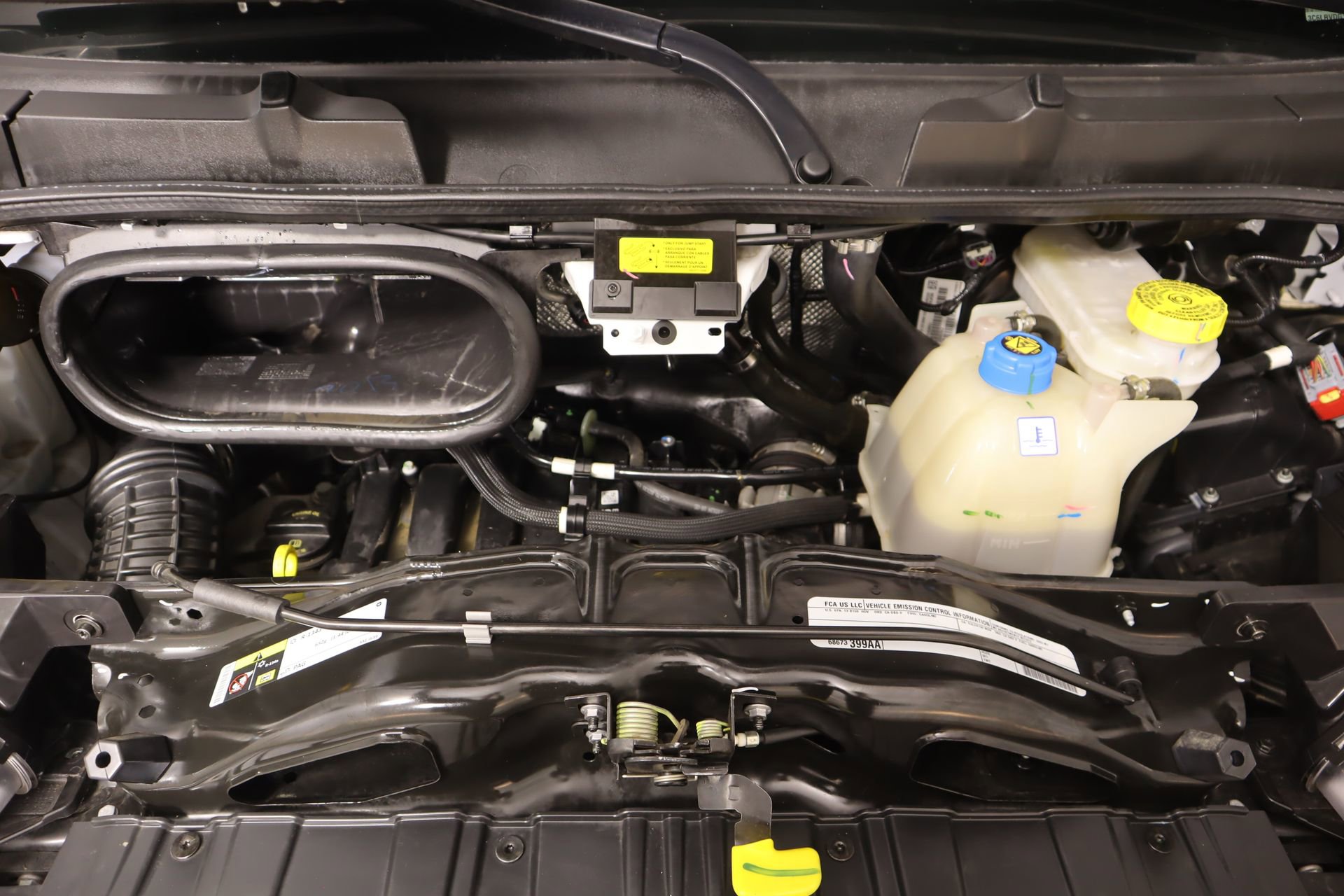 Used 2025 RAM ProMaster 2500 w/ Convenience Group image 17