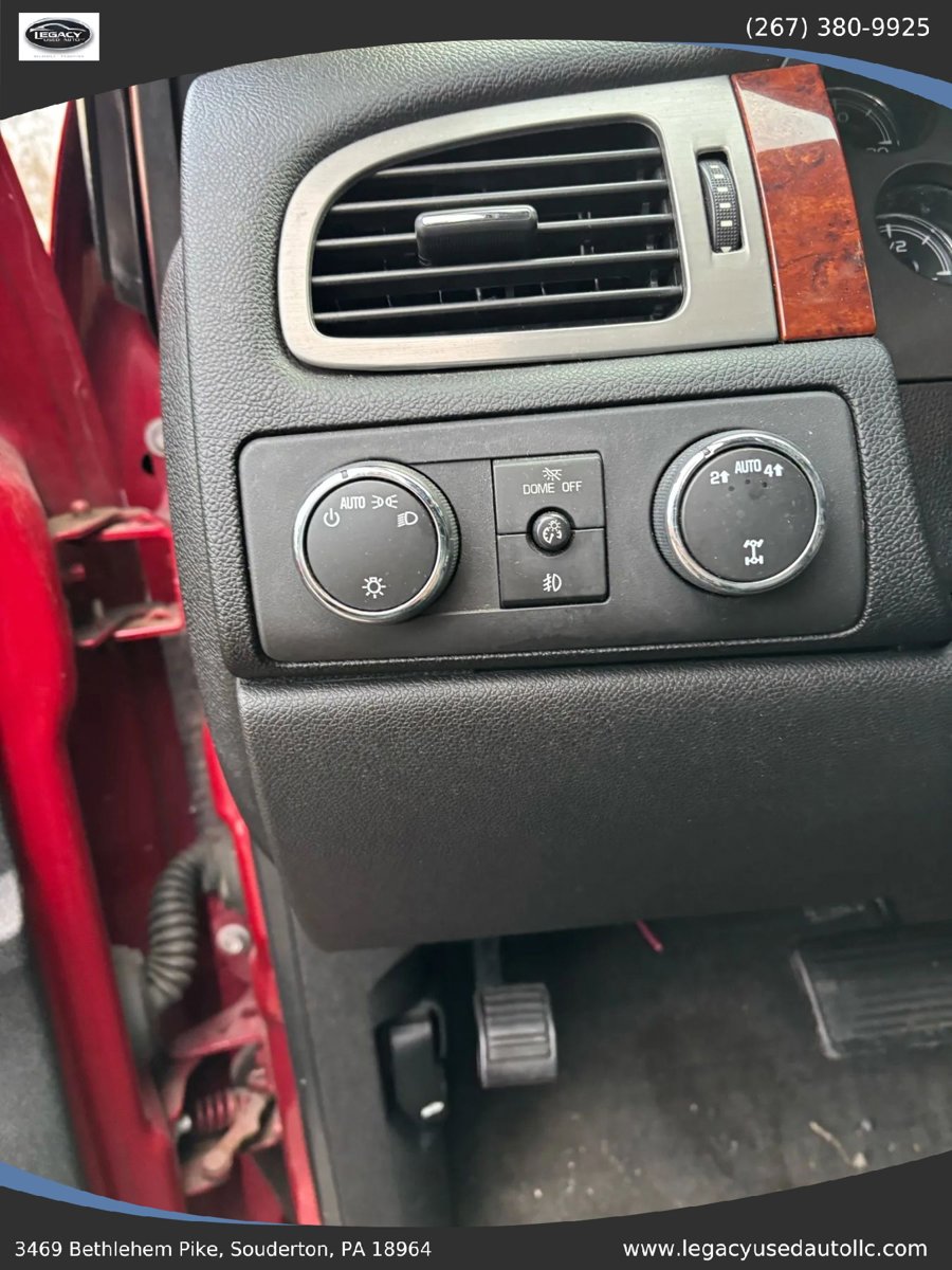 Used 2013 Chevrolet Suburban LT image 29