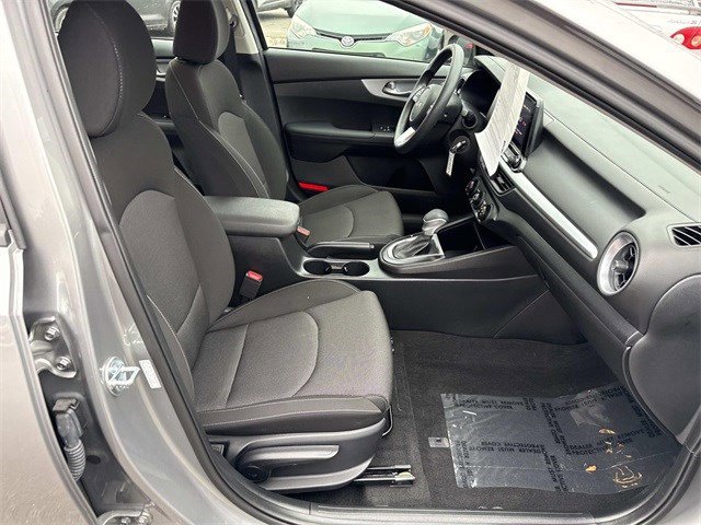 Used 2024 Kia Forte LXS w/ LXS Technology Package image 9