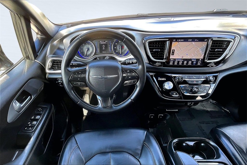 Used 2018 Chrysler Pacifica Touring-L w/ Premium Audio Group image 6