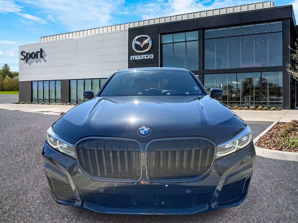 Used 2022 BMW 750i xDrive w/ Executive Package image 9