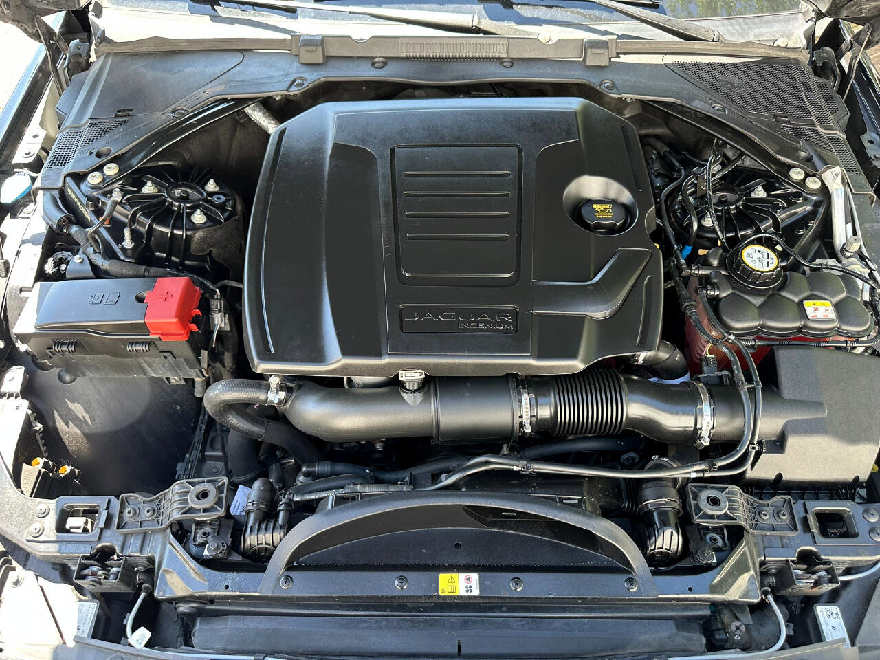 Used 2020 Jaguar XE S image 22