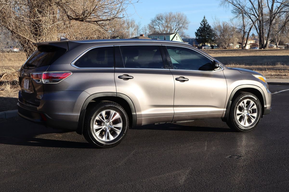 Used 2014 Toyota Highlander XLE image 4