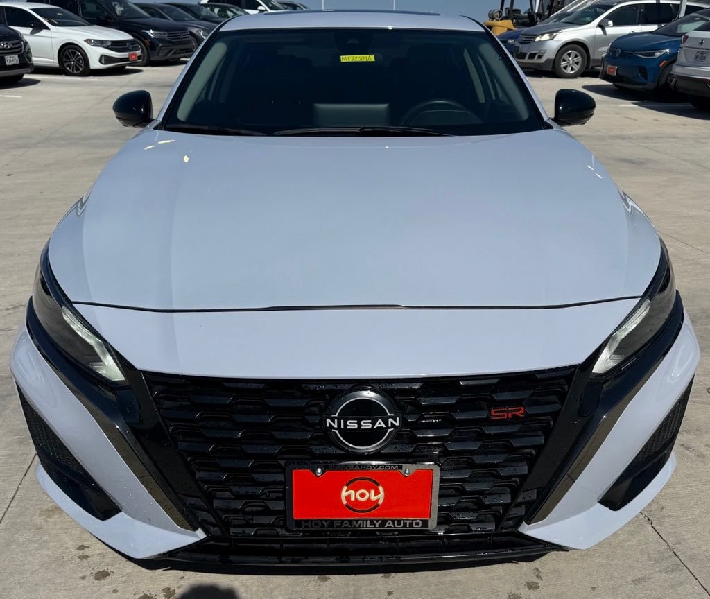 Used 2024 Nissan Altima 2.0 SR FWD image 4