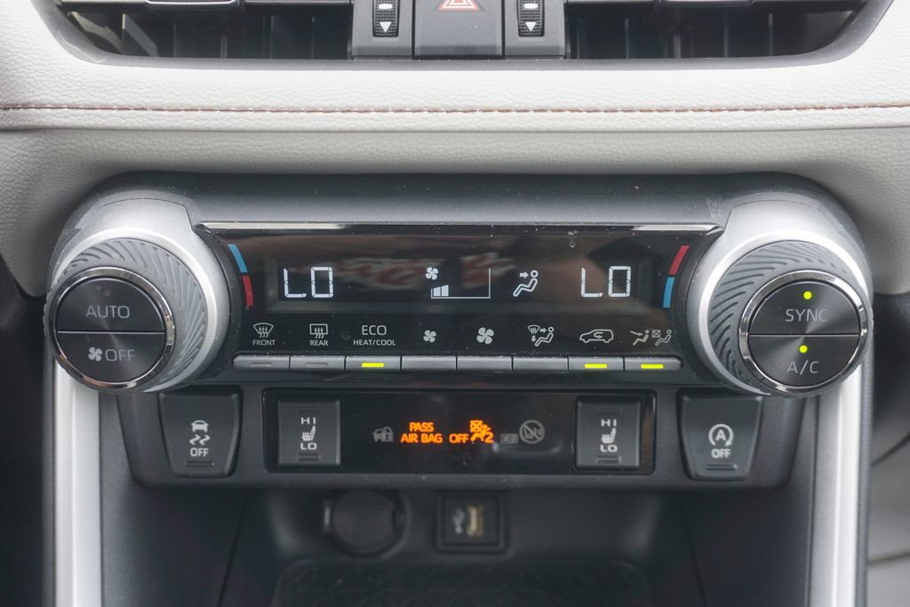 Used 2025 Toyota RAV4 XLE Premium w/ Weather Package AWD/4WD image 14