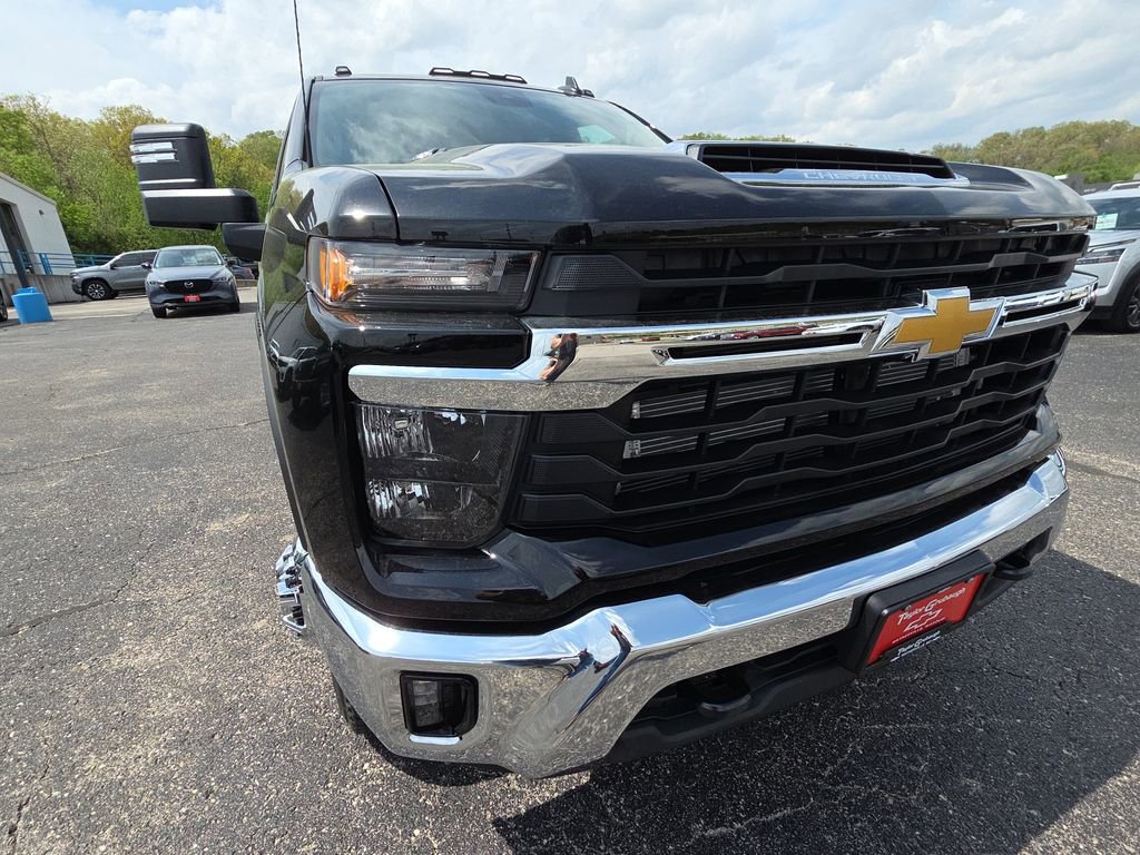 New 2026 Chevrolet Silverado 3500 LT w/ Convenience Package AWD/4WD image 12