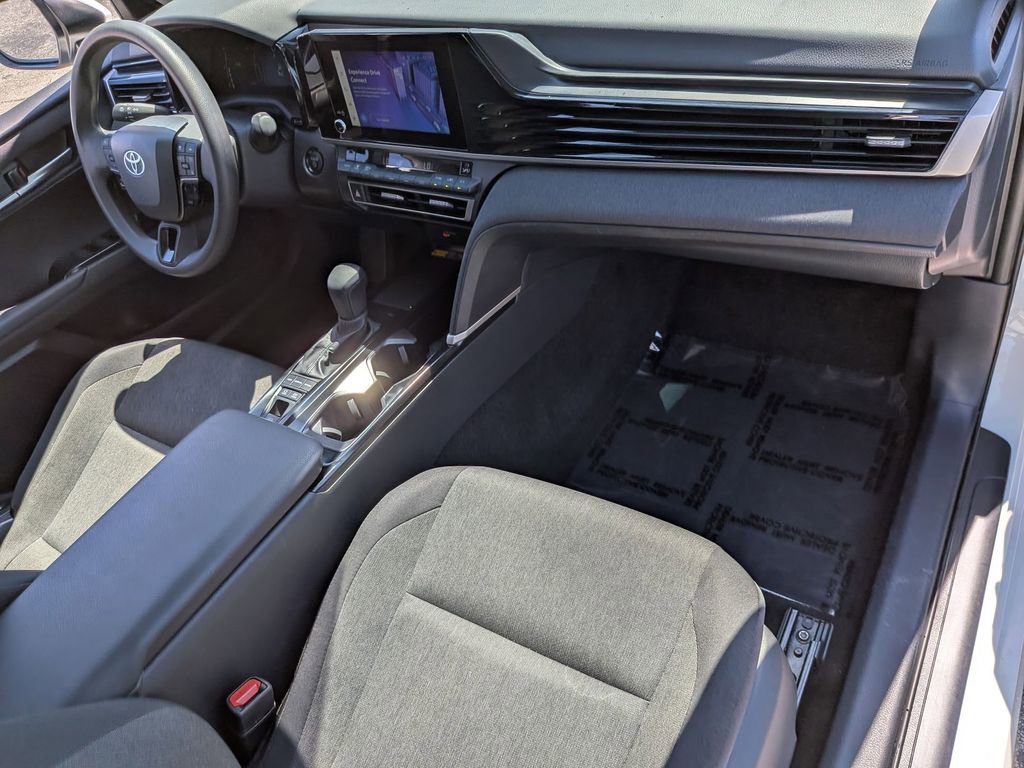 Used 2025 Toyota Camry LE image 28