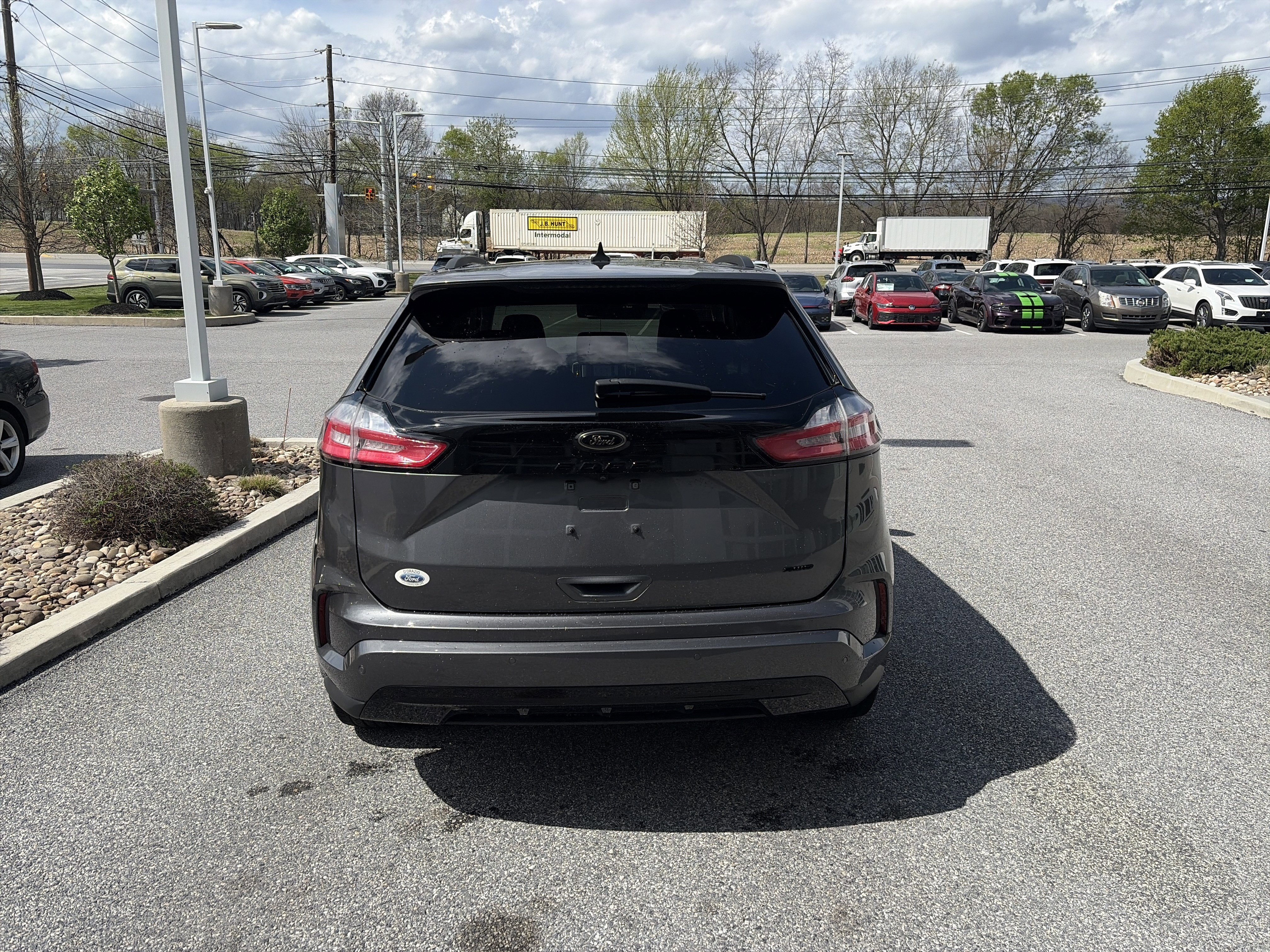 Used 2022 Ford Edge SE w/ Black Appearance Package image 6
