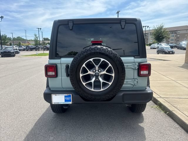 Used 2024 Jeep Wrangler Unlimited Sport AWD/4WD image 3