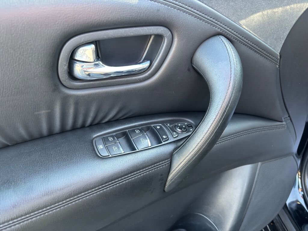 Used 2021 Nissan Armada SV image 19