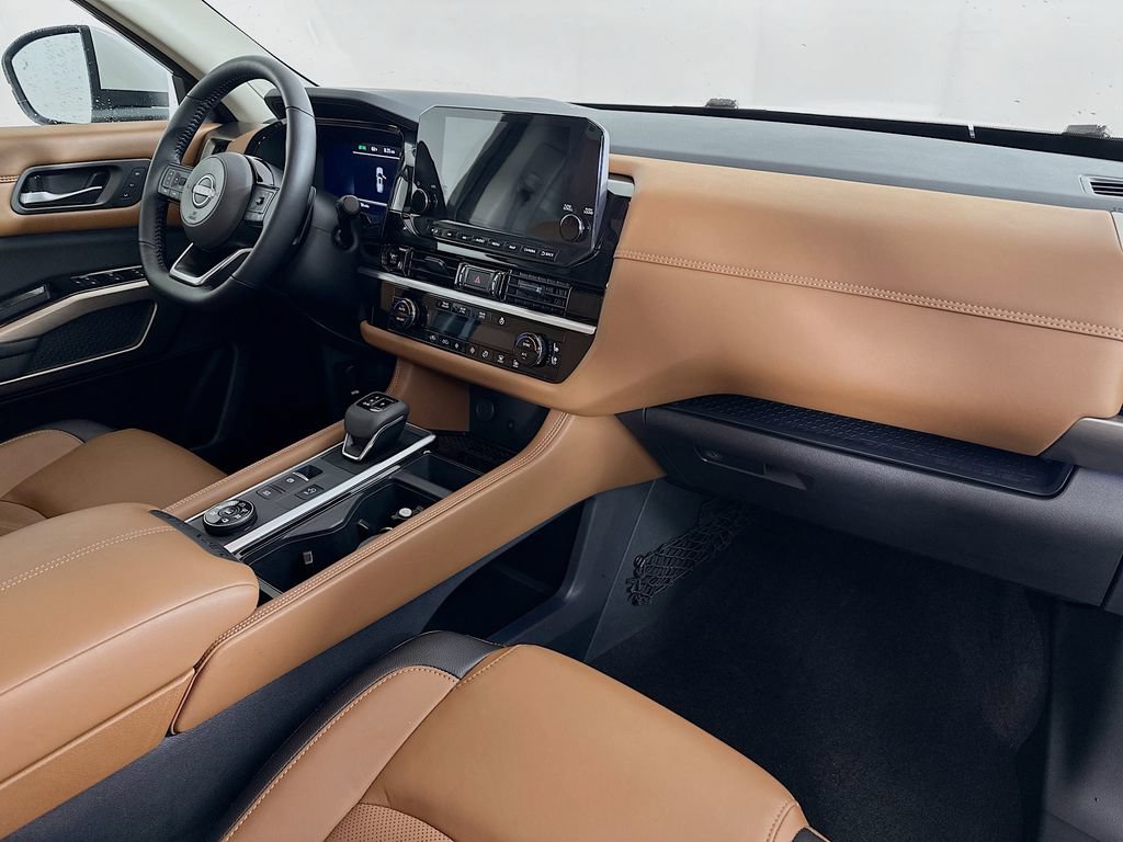 Certified 2025 Nissan Pathfinder Platinum AWD/4WD image 40