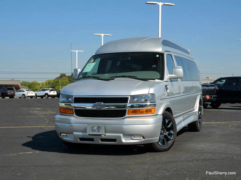 Used 2023 Chevrolet Express 2500 Extended image 8