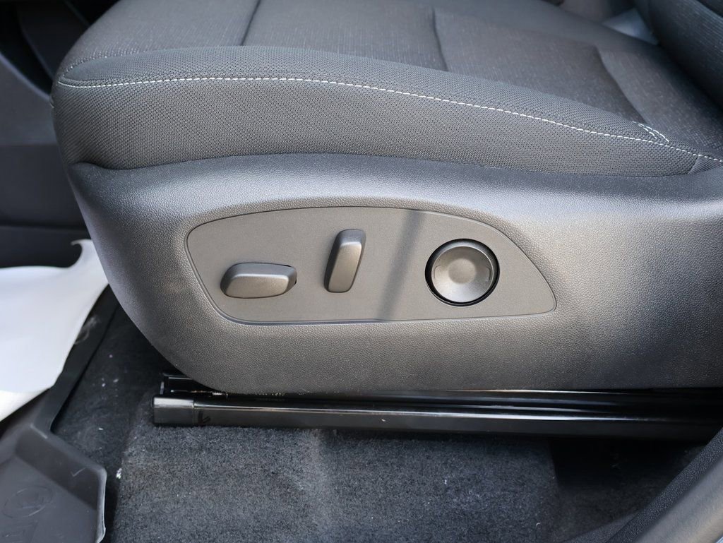 New 2026 Chevrolet Traverse LT w/ LPO, Floor Liner Package image 13