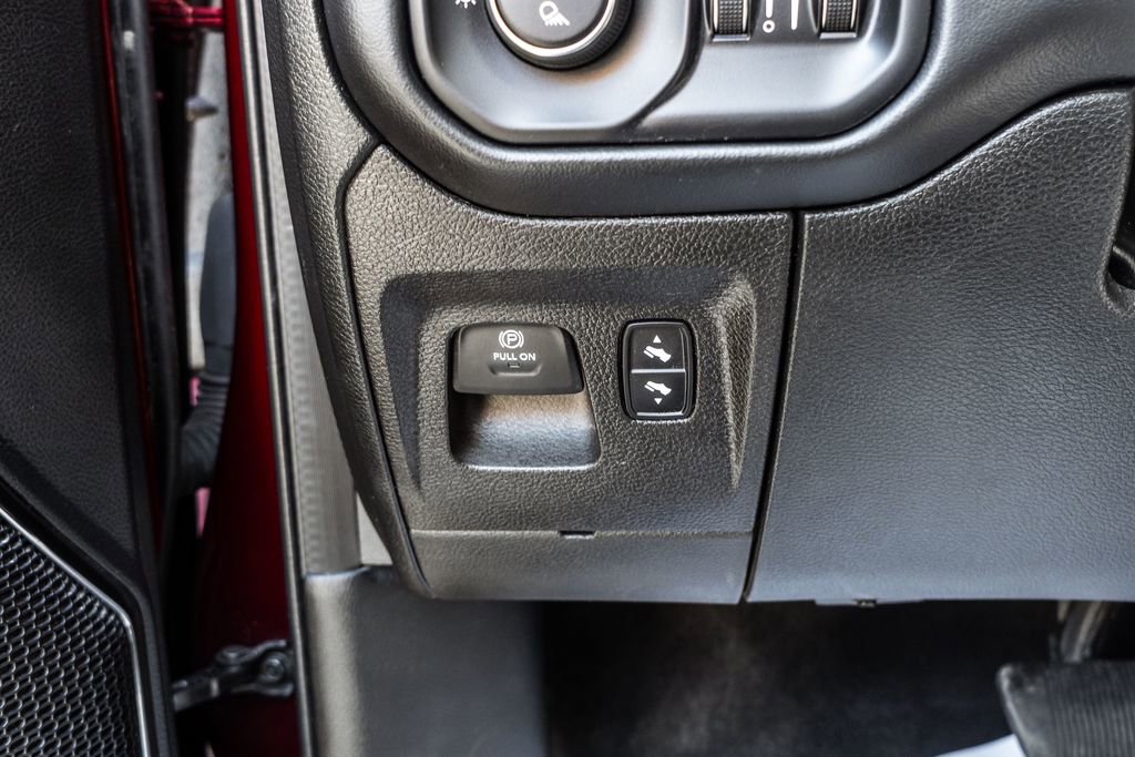 Used 2022 RAM 1500 Limited w/ Body-Colour Bumper Group AWD/4WD image 17