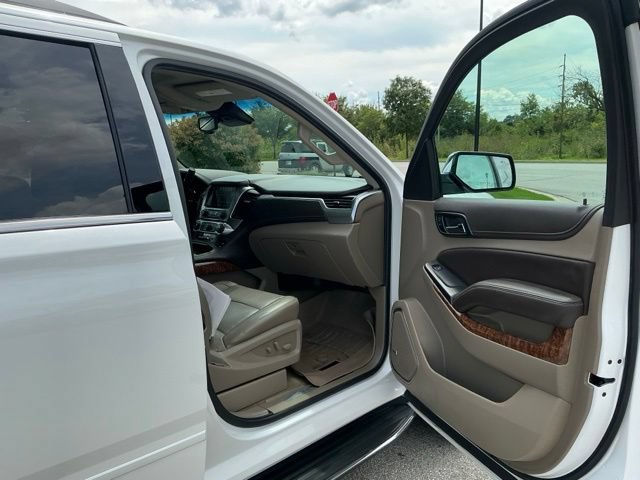 Used 2017 Chevrolet Suburban Premier AWD/4WD image 19