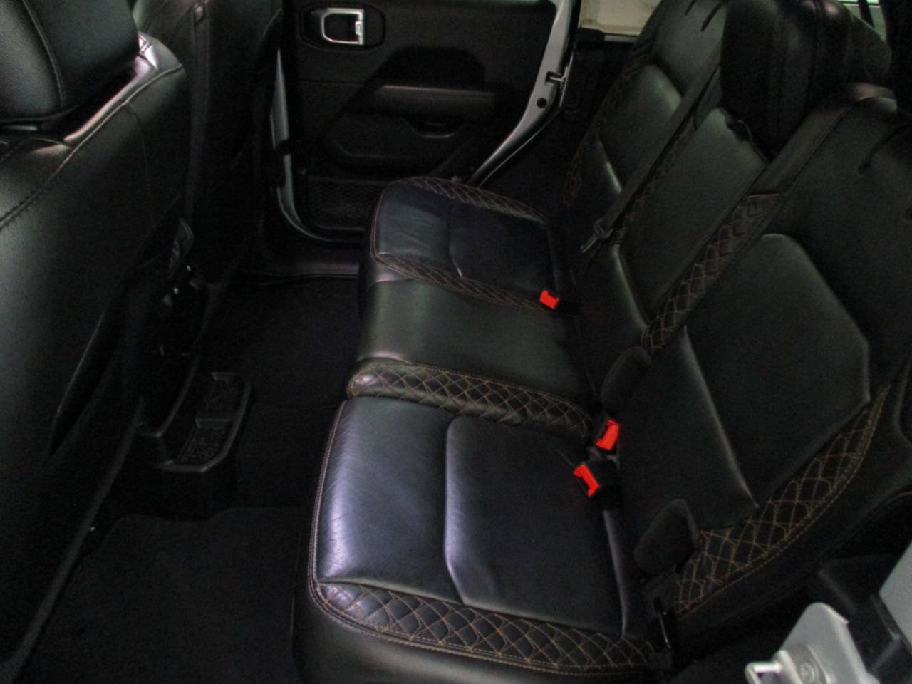 Used 2022 Jeep Wrangler Unlimited Sahara image 10