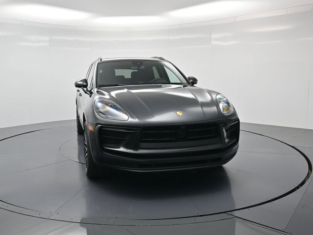 Certified 2026 Porsche Macan image 33