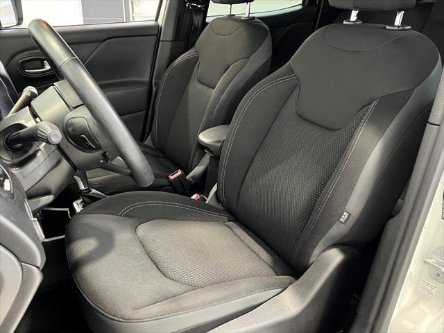 Certified 2022 Jeep Renegade Altitude w/ Sun/Sound Group image 19